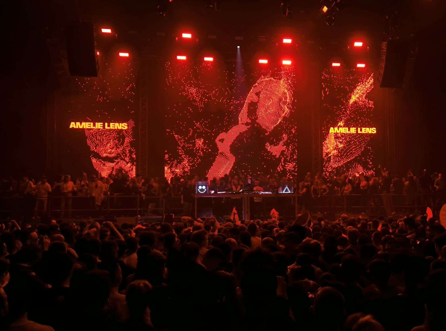 AMELIE LENS