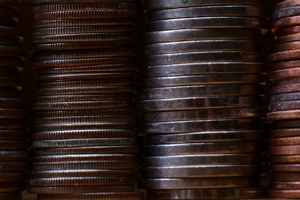 Stablecoin supply continues to grow slowly in light of macro turmoil with commodity spot and futures markets (Kim Leary / Unsplash)