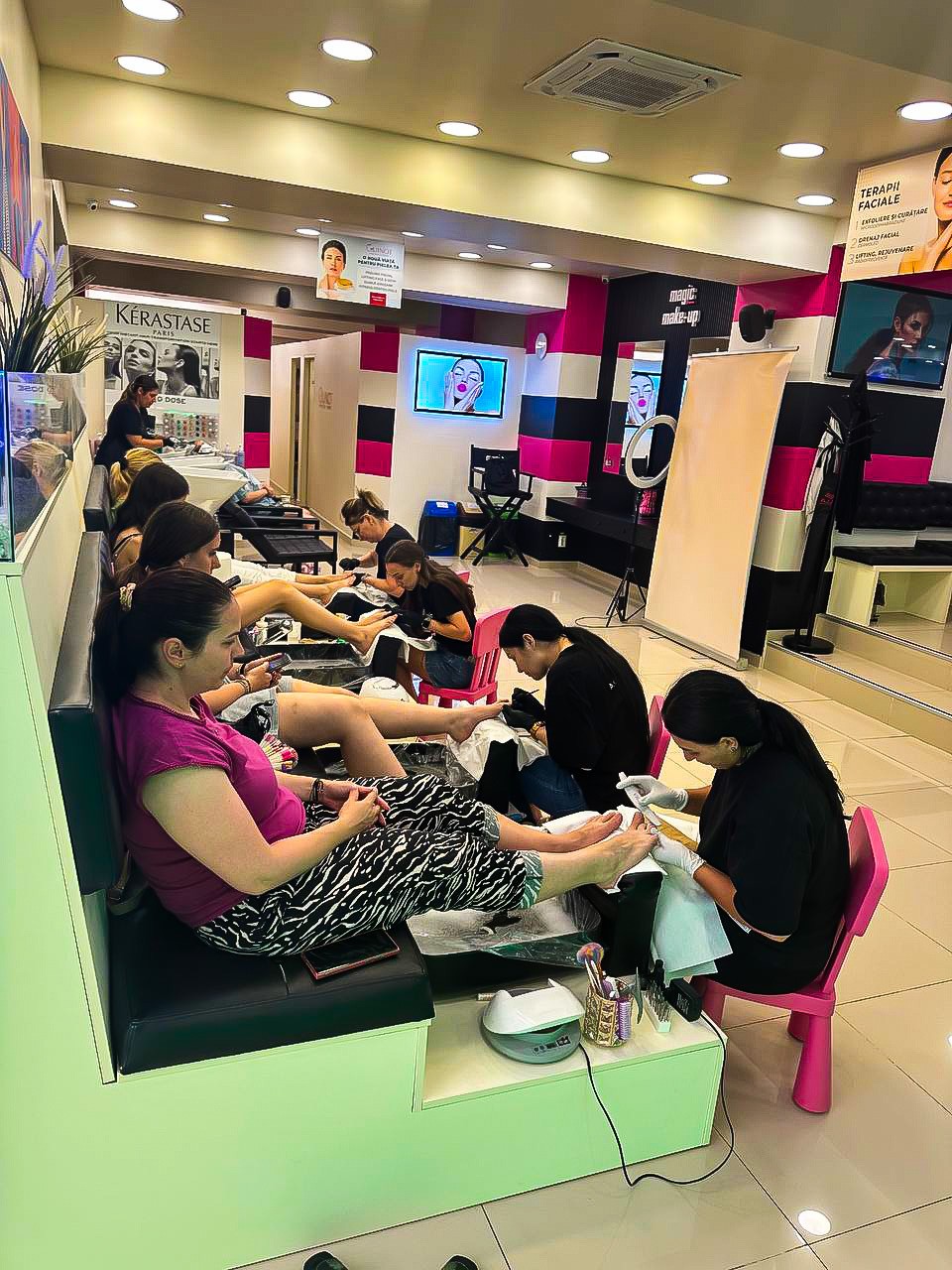 Salon Magic — zona de manichiură