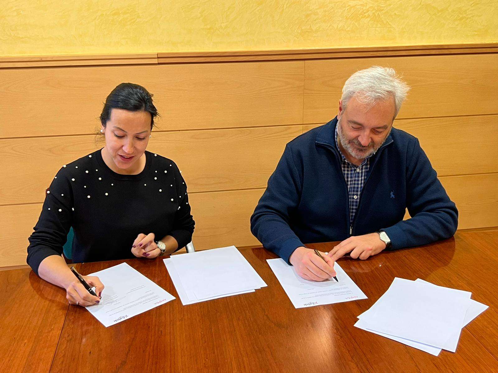 Firma del convenio entre AMPEA y Egibide, mayo de 2022