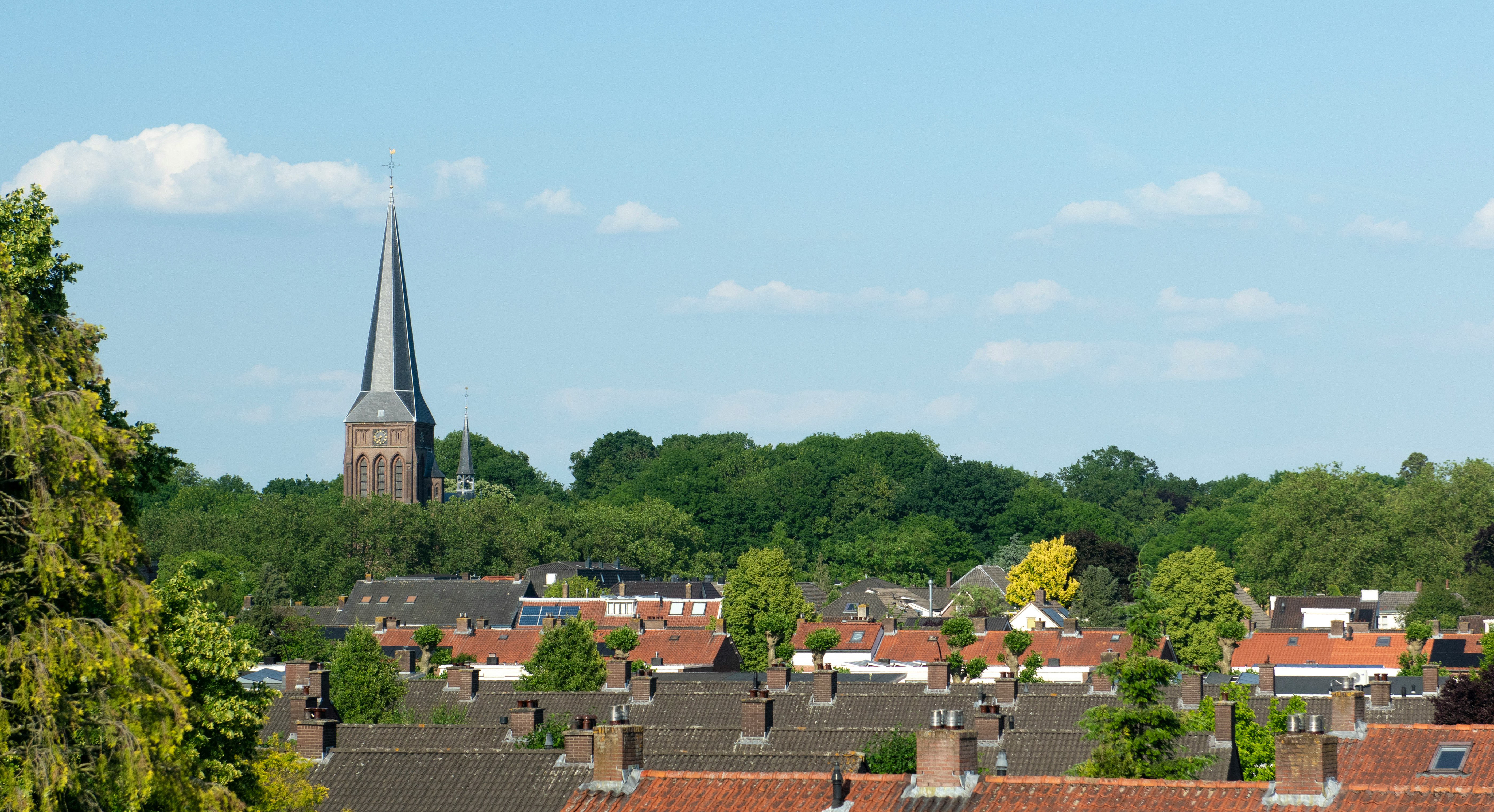 Uitzicht over een woonwijk in Zevenaar. Zevenaar is het werkgebied van Verhuisteam Blauw. Als verhuisbedrijf verzorgt Verhuisteam Blauw verhuizingen in Zevenaar en omsteken