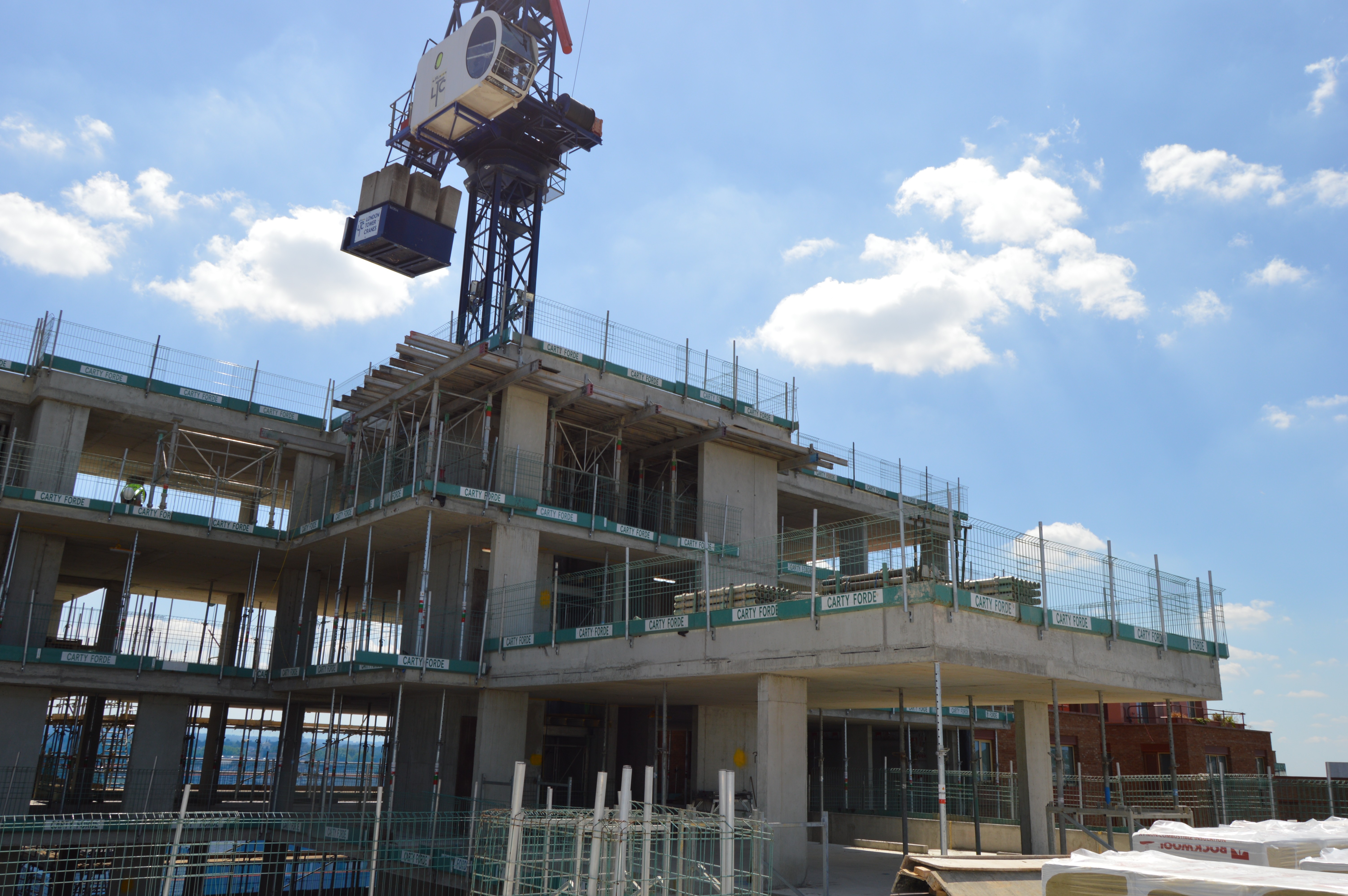 A concrete frame buildingunder construction