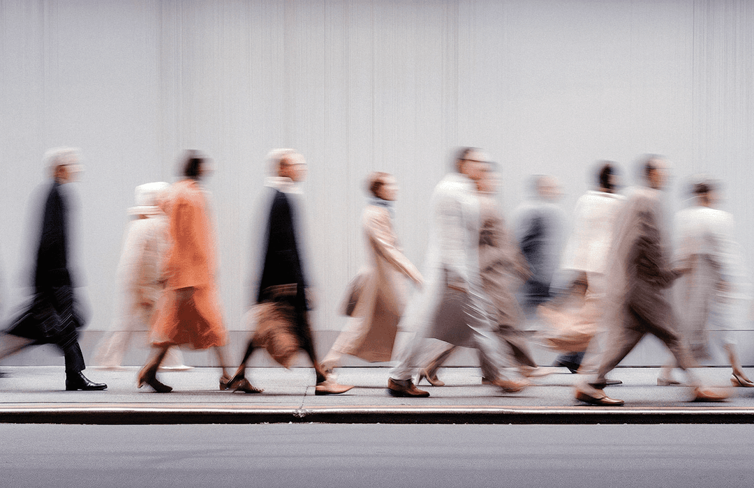 grupo de pessoas representando a responsabilidade no uso de inteligência artificial no direito