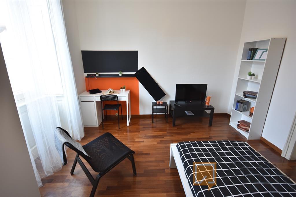 Stanza di 14 mq in Via LOCATELLI, Bergamo