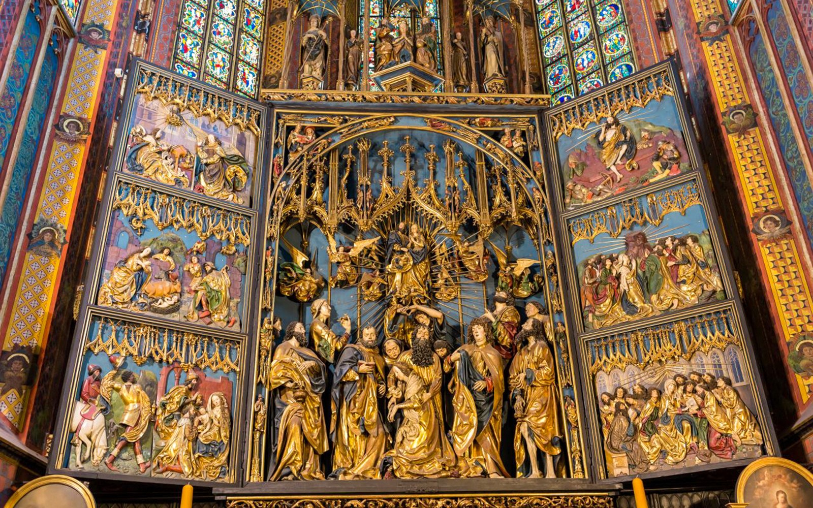 St. Mary's Basilica altar with intricate religious carvings, Krakow Guided Tour.