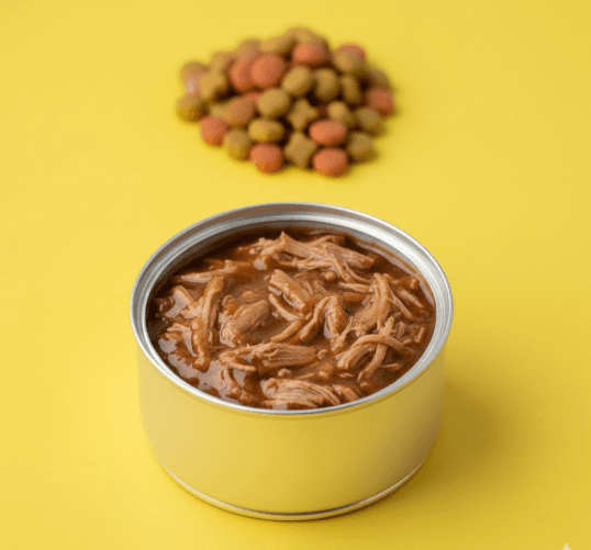 Open can of Wet Cat Foods