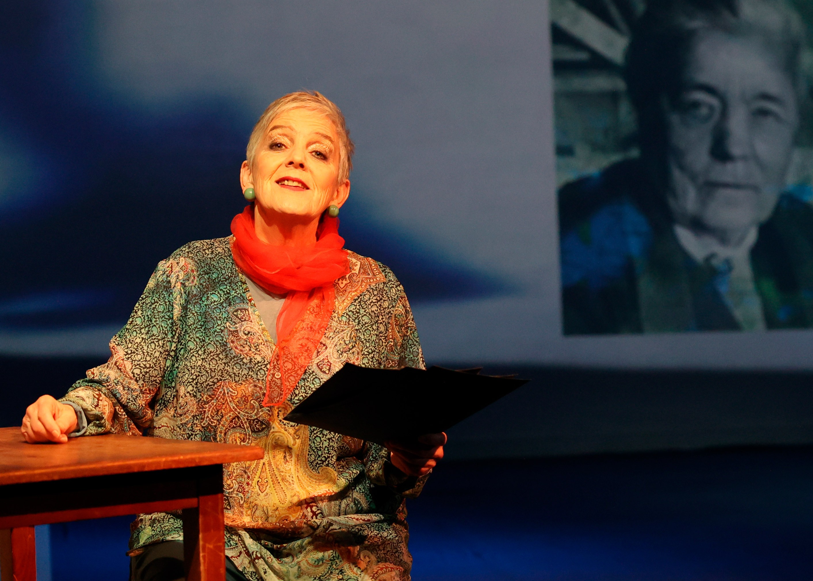 Anja Bube und Gesine Keller in "50 Jahr blondes Haar"