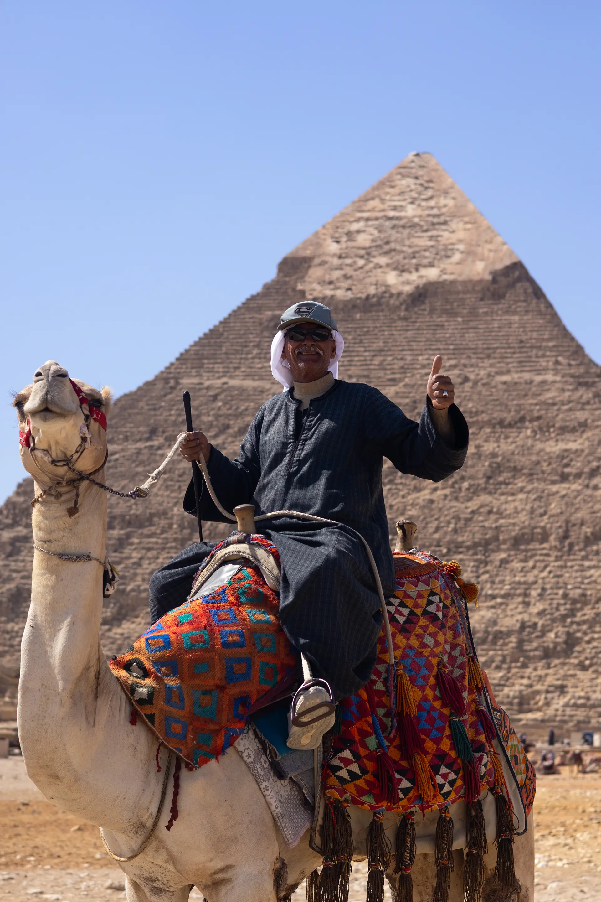 Yannik talks to ceramic artist Dai about the design of a mug