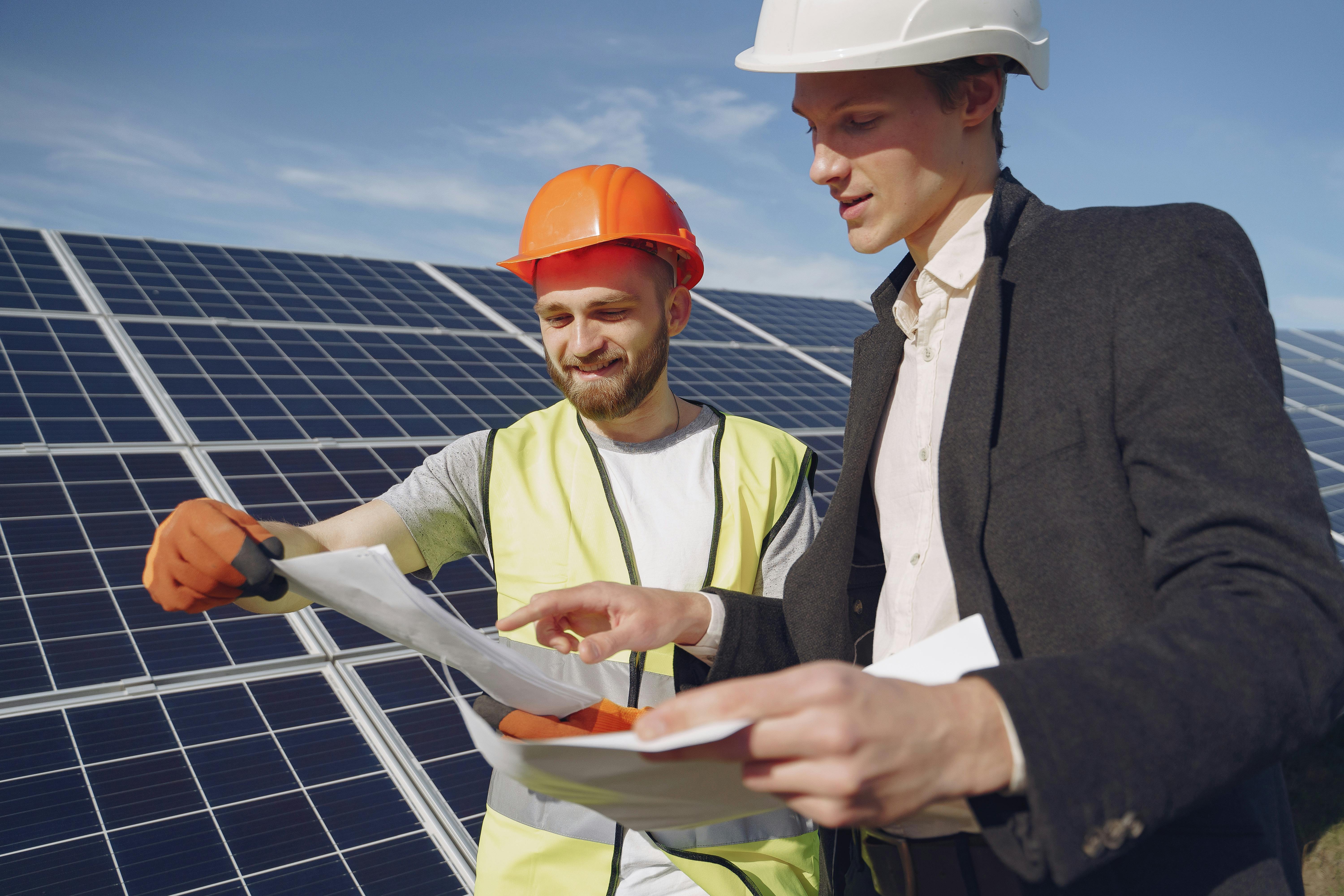 two experts discussing Solar panels