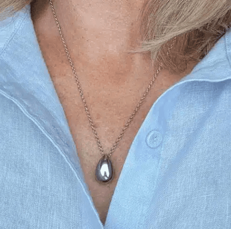 Cremation necklace brisbane. Pets forever cremation provides necklaces to have ever lasting memories of pets after they are gone. 