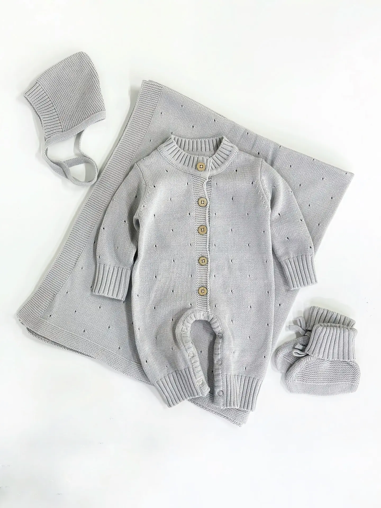 Одежда новорожденных в Бишкеке