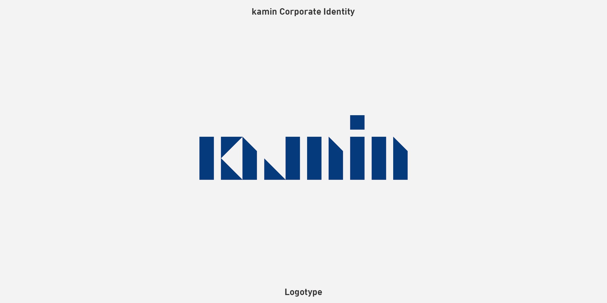 기본 화이트 배경의 Kamin 로고 타입 키비주얼 정면 이미지 – Studio Underscore 브랜딩 디자인