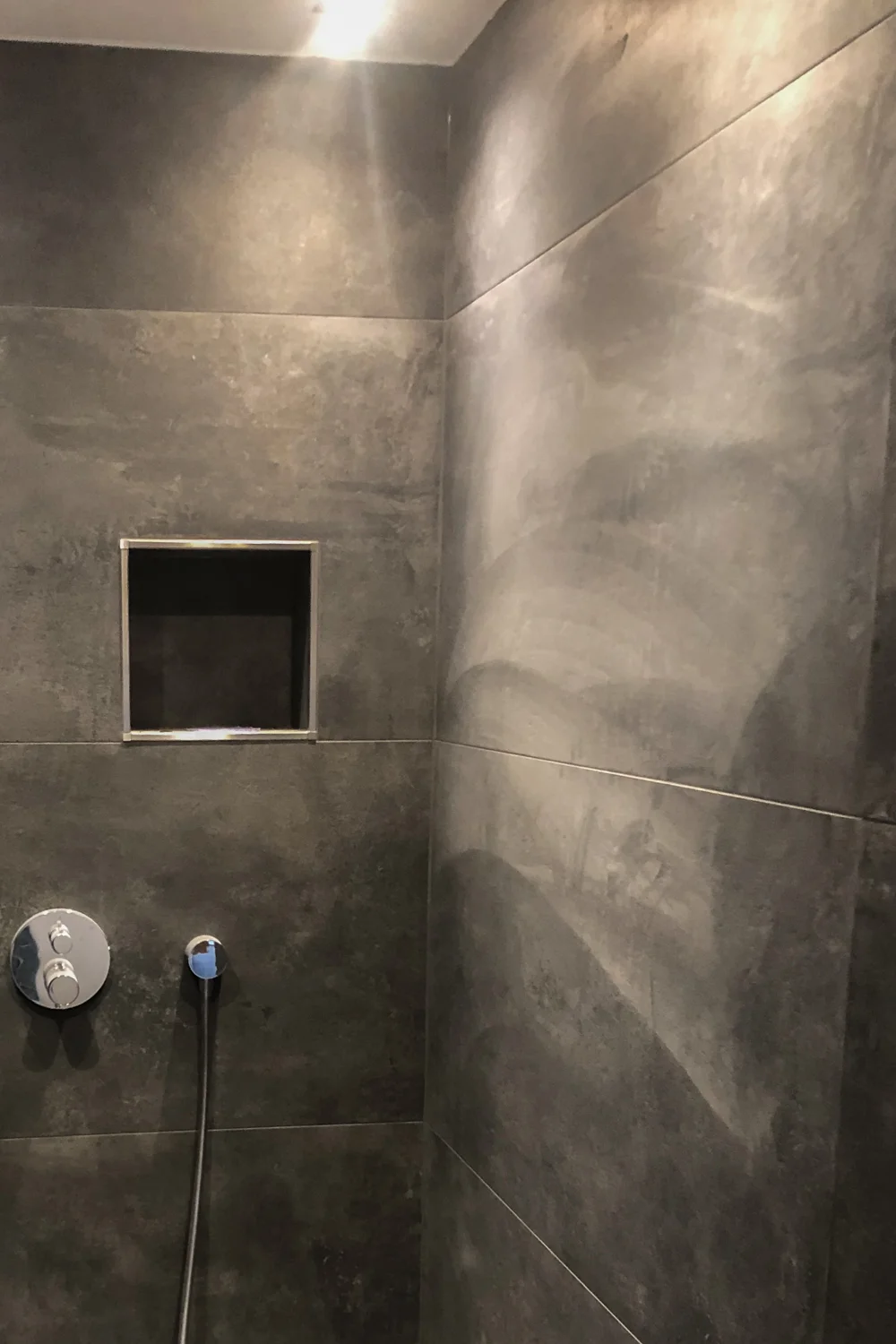 Exklusive Walk-in-Dusche mit Designfliesen in Rösrath