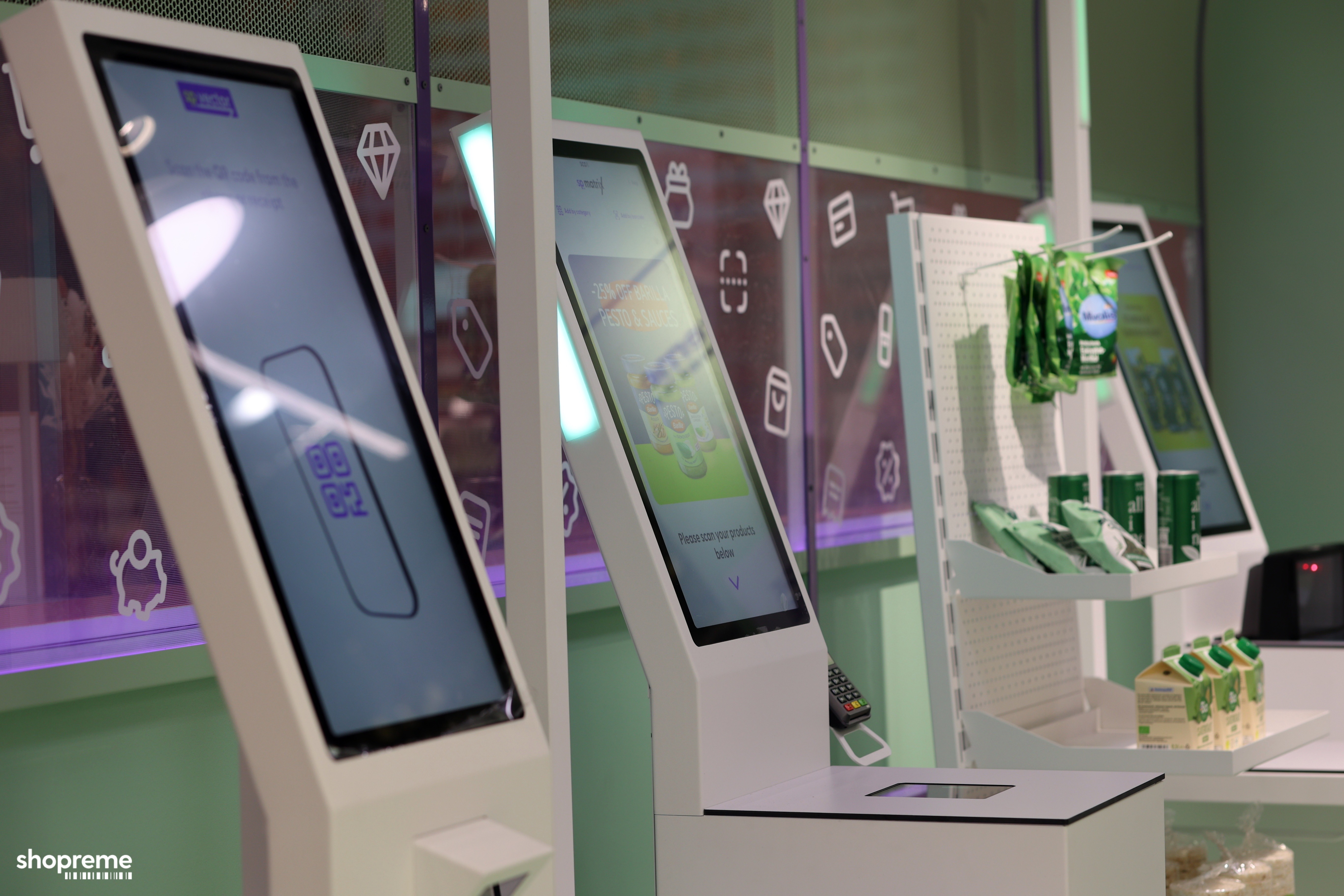 shopreme matrix modular self-checkout kiosk white with and without scale integration