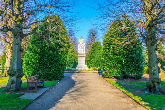 Look at the art sculptures around Grosvenor Park&nbsp;
