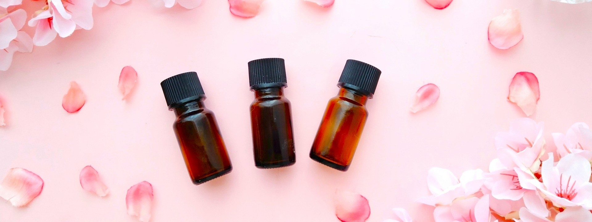 フレグランスが入った容器の画像