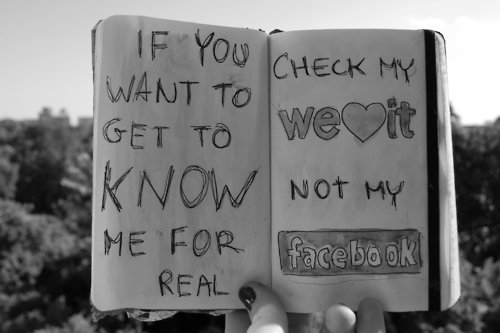  We Heart It Social Sharing Platform 