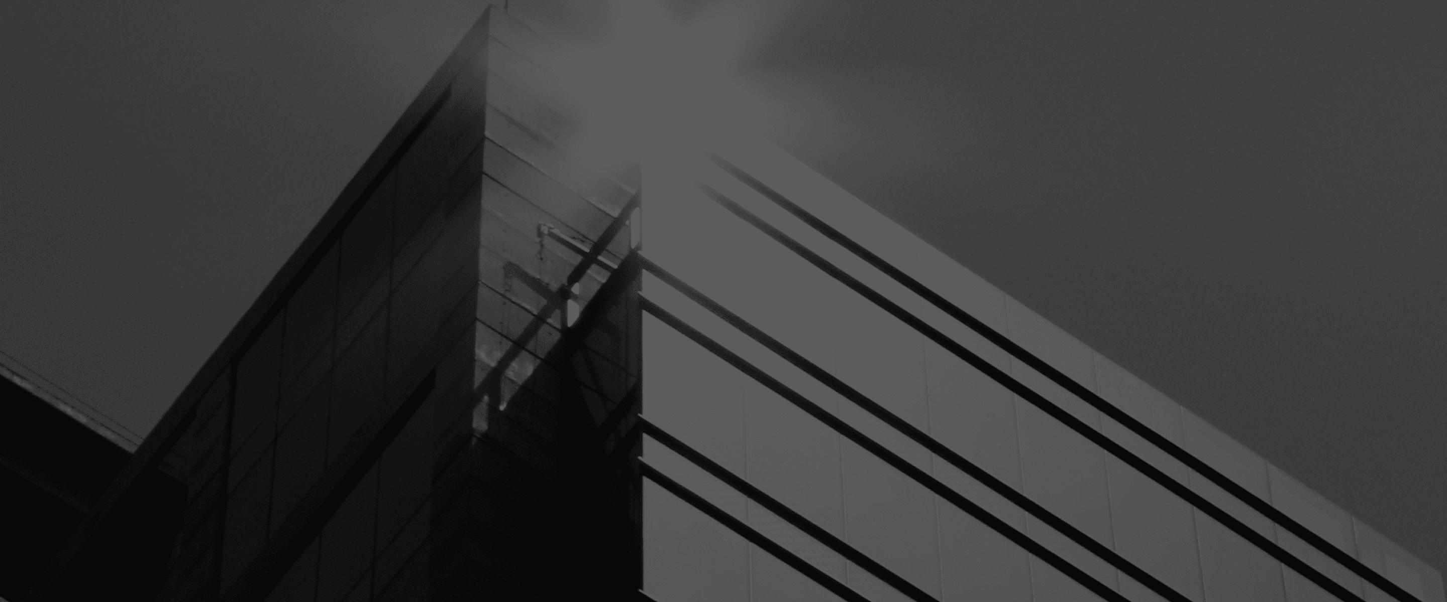 Glasfront eines Gebäudes