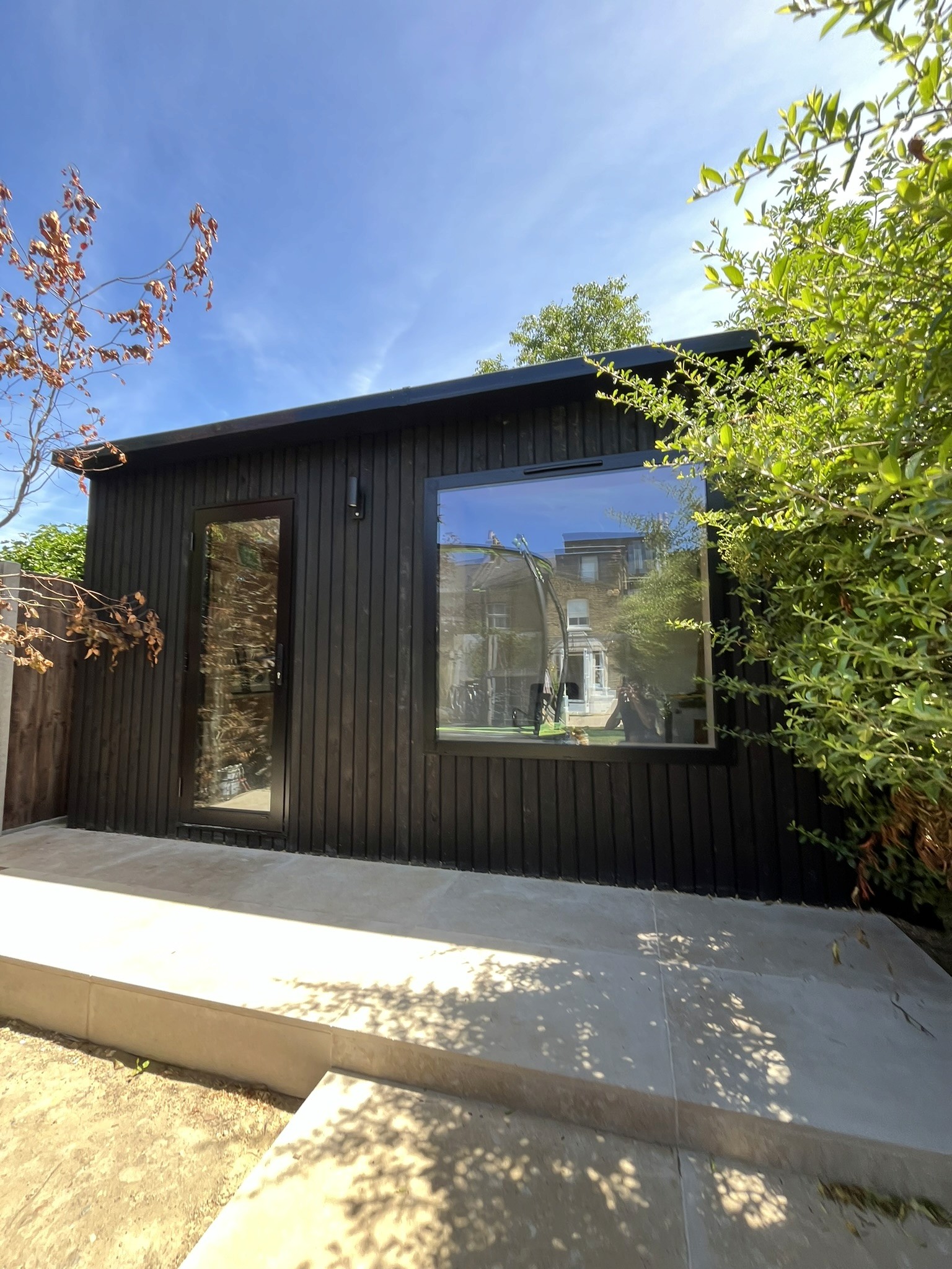 Burnt Larch Garden Office photo 8