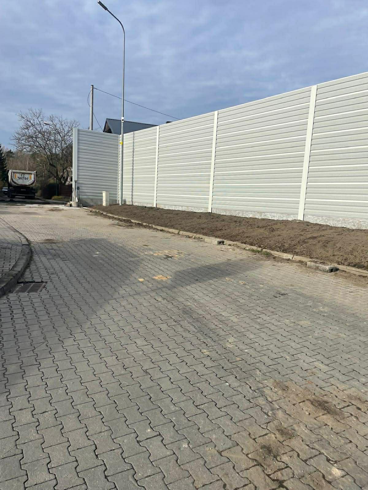 Wykonanie ściany akustycznej dla Saint-Gobain