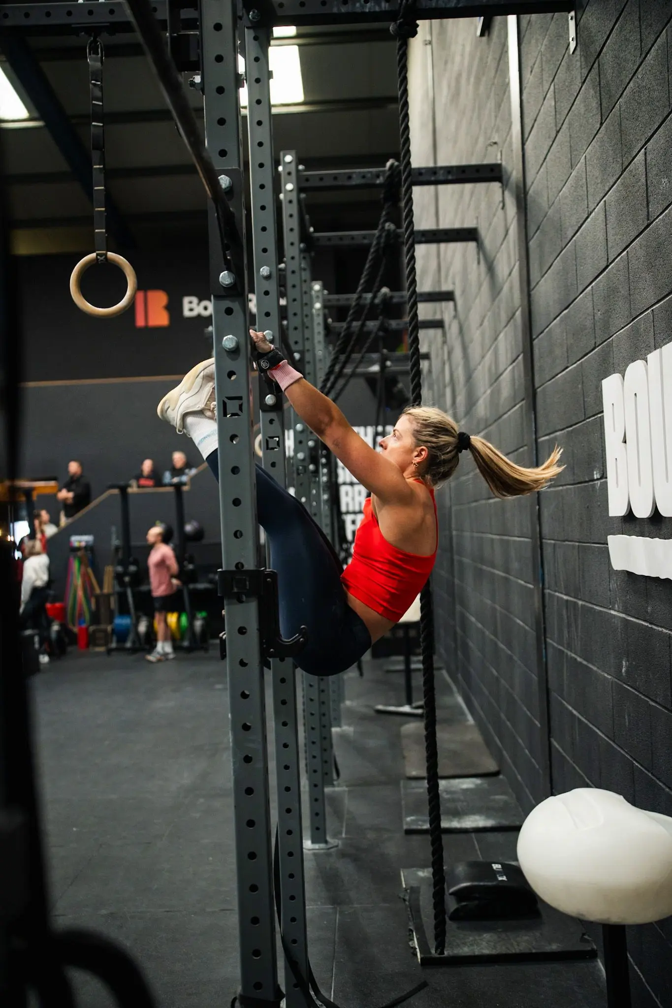 Toes to bar 