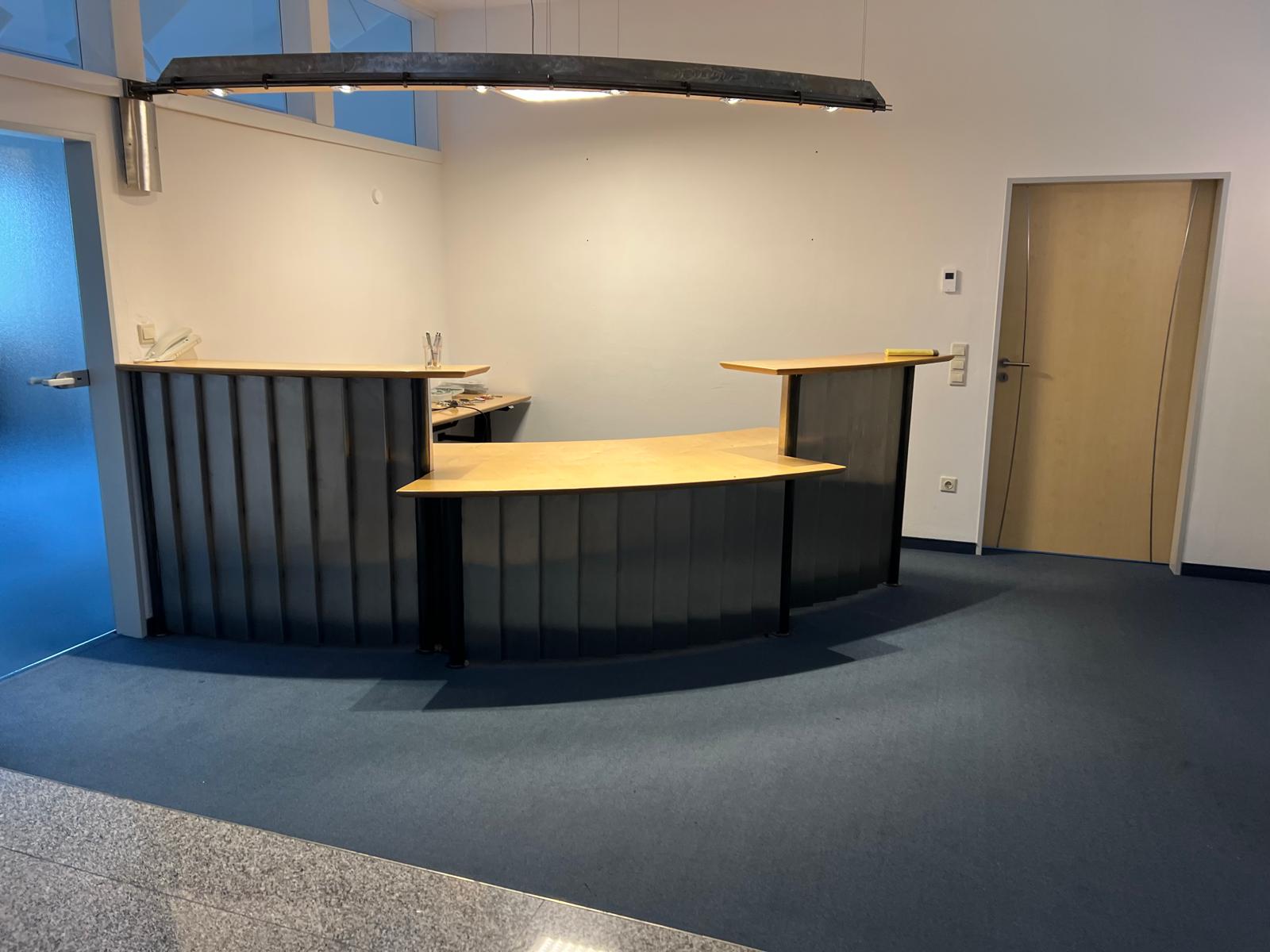 Entrümpelung Freising, ein Keller der ausgeräumt wird und sortiert wurde.