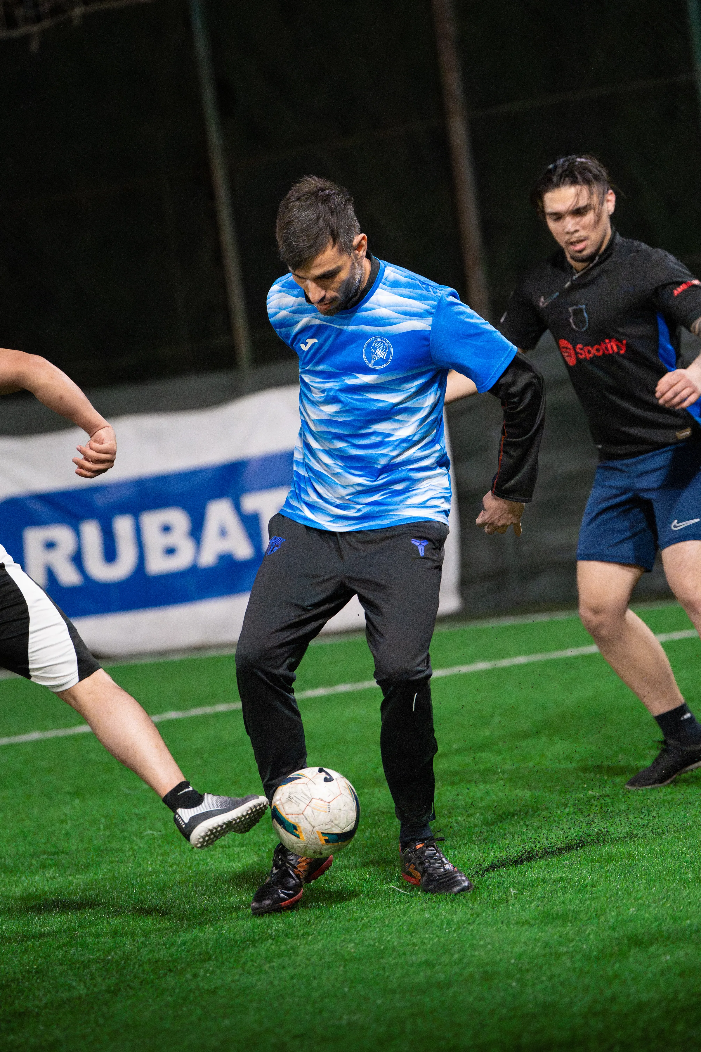 partido fútbol sala amigos Hospitalet, fotografía deportiva sala Barcelona, Nolan Pardo fotógrafo Barcelona 2026, fútbol sala interior Hospitalet