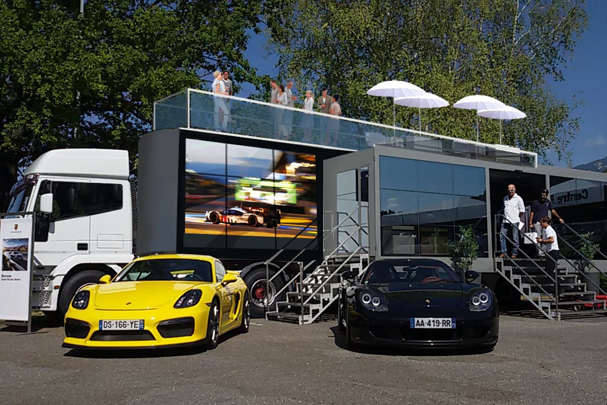 Coach explaining stuff to an athlete