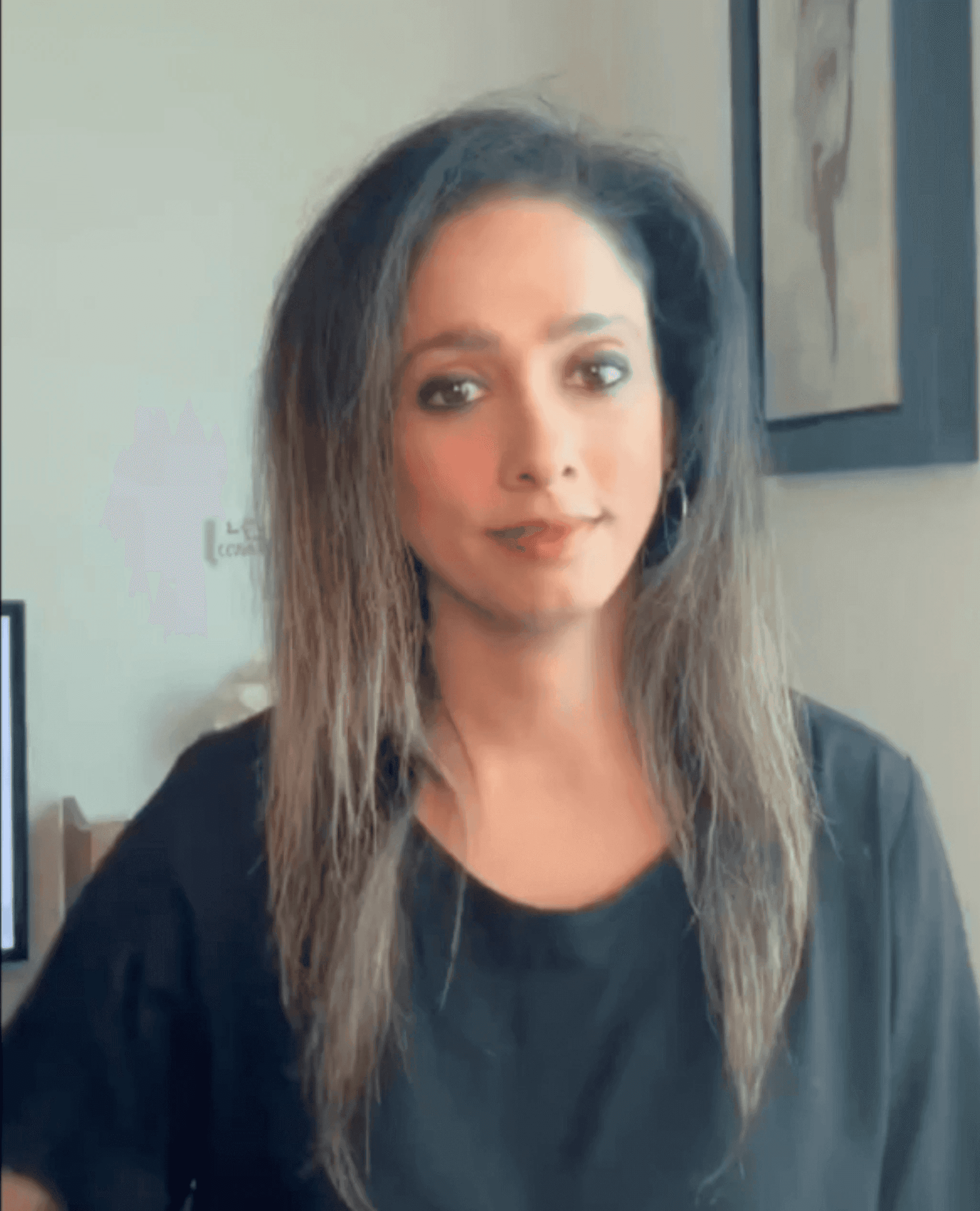 Professionelle Sängerin Mandi Lee gibt ein Video-Testimonial zu ihrem individuellen Stimm-Training im VIP-Programm von Danielle Zuber.