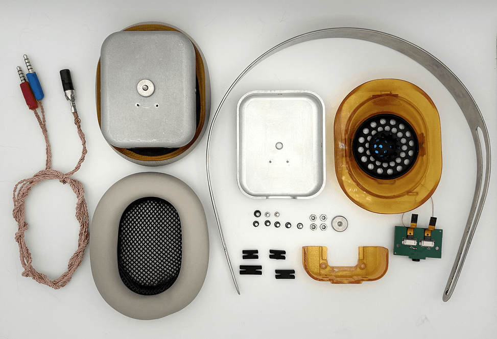 Exploded arrangement of custom headphone components