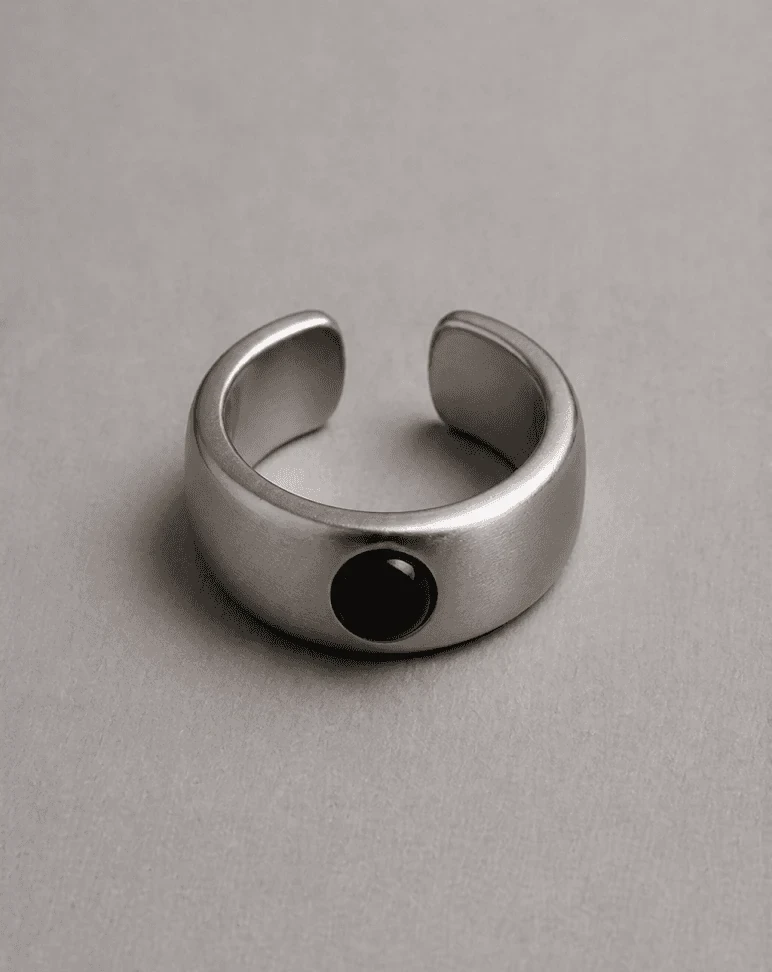 The Cuff-01 seen from the front