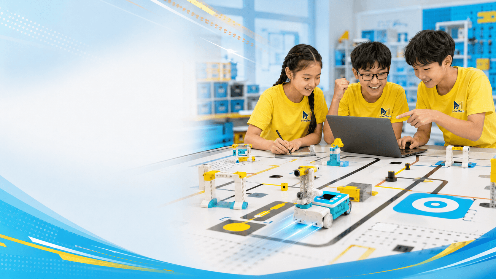 Học sinh học robotics trong lớp công nghệ