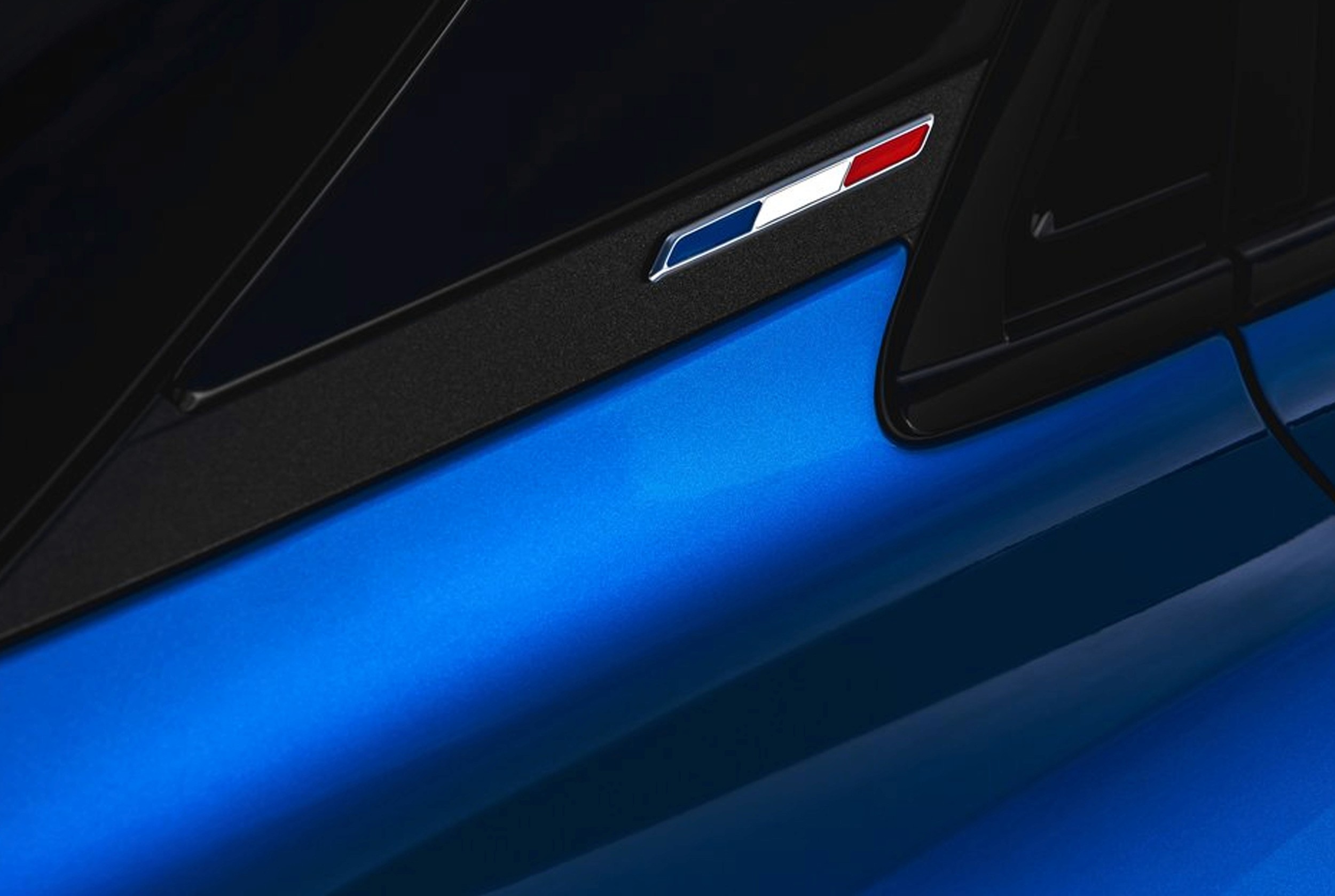 alpine a390 detail d pillar design shot