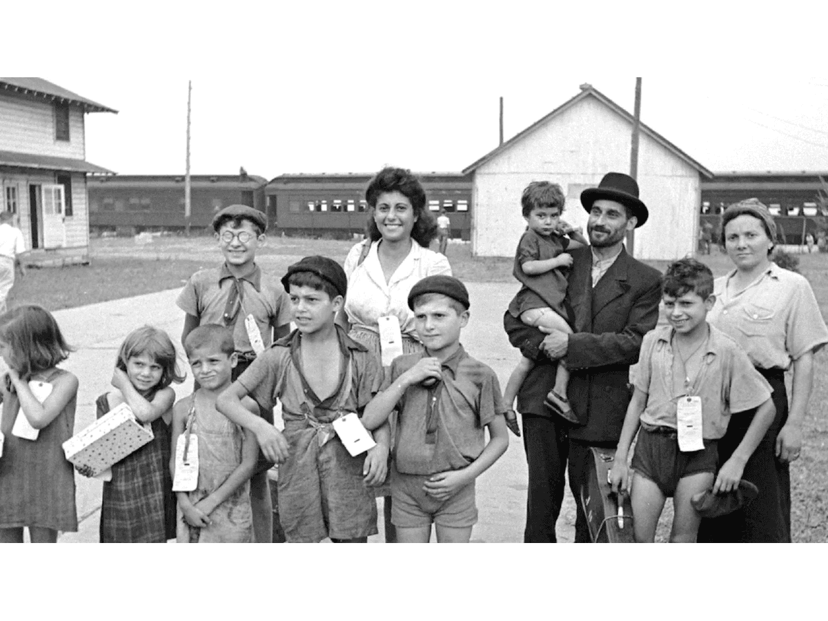 Refugee families at Fort Ontario Emergency Refugee Shelter, Oswego, 1944. Photo courtesy of the Safe Haven Museum and Education Center.