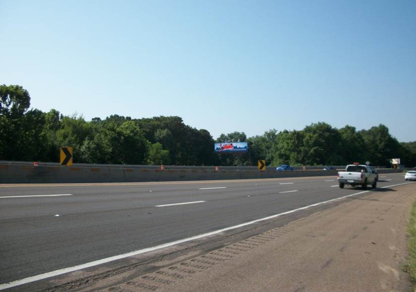 com.lamar:047.060028 — digital billboard in Jackson