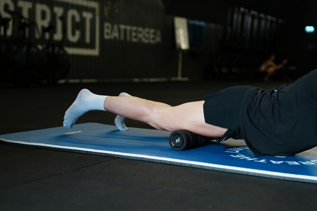 person getting his thigh recover - Best Foam Roller for Runners