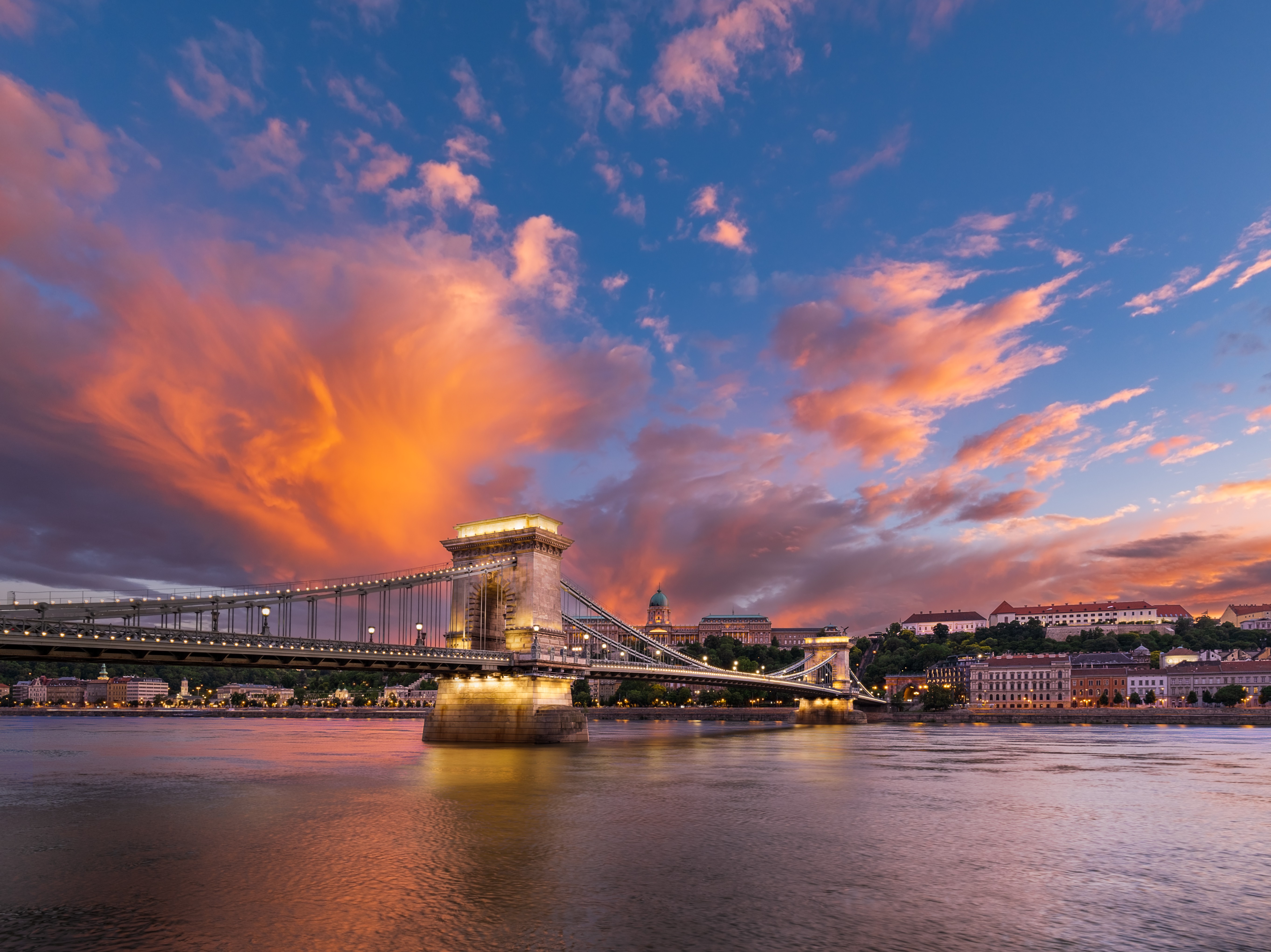 Budapeszt w „ogniu”, autor Mateusz Głuszek, Budapeszt, Węgry