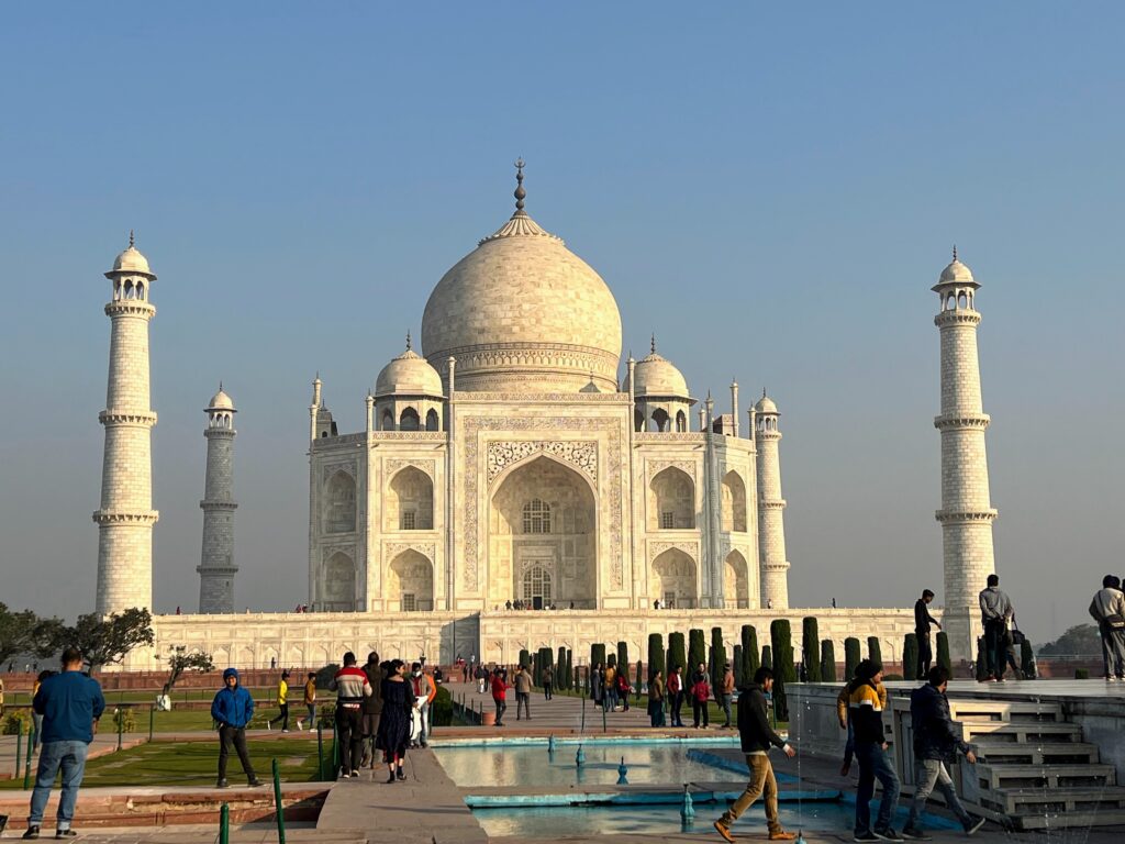 https://travelarks.com/2022/01/exploring_agra/