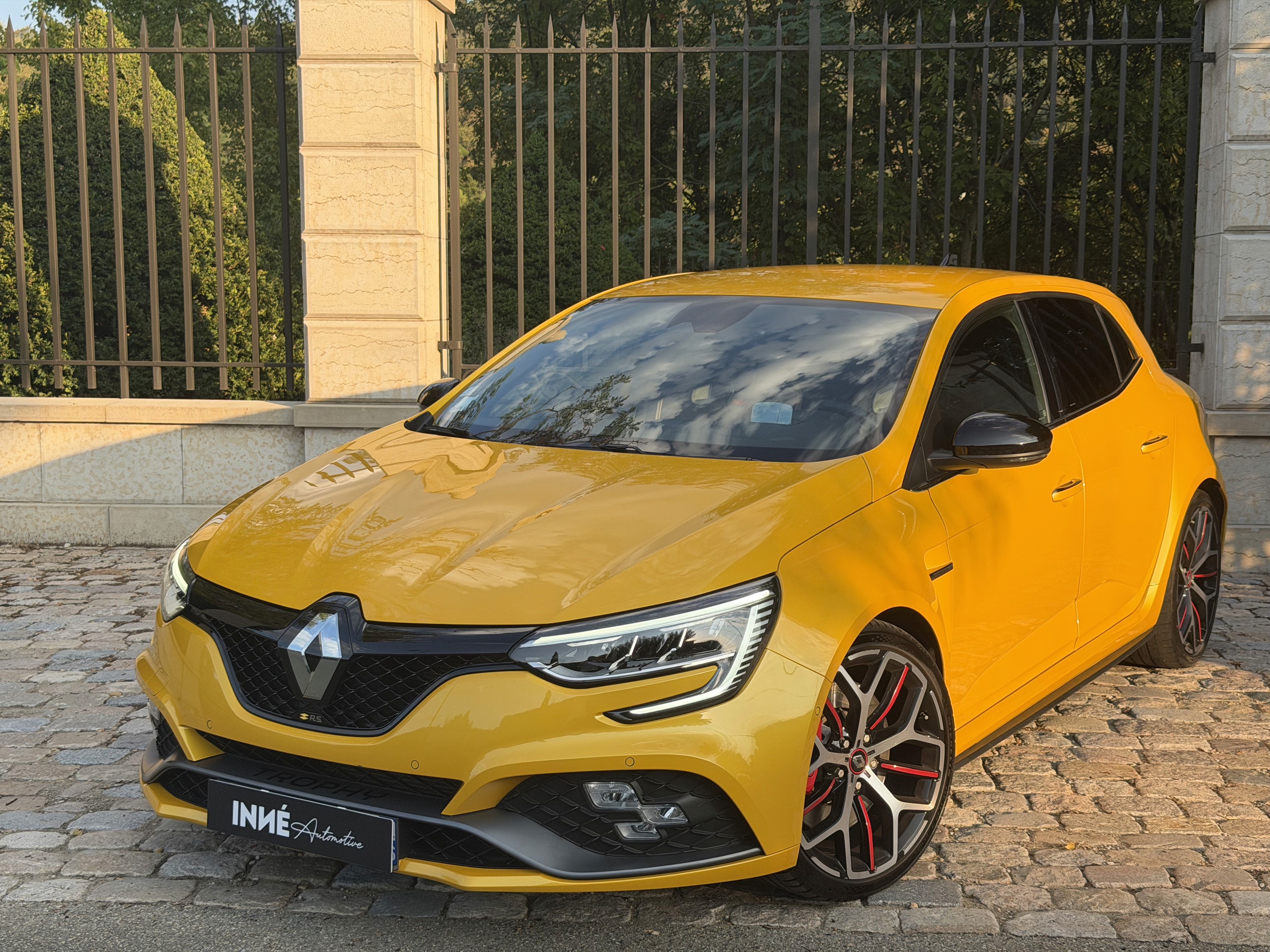 megane-4rs-trophy-phase2-jaune-sirius-recaro-bose-jerez-inneautomotive-vienne-38200-lyon