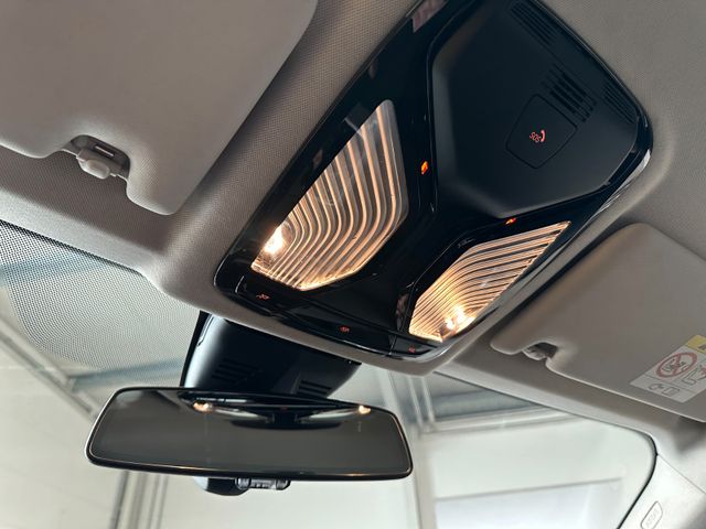 BMW 330 2020 BLUE Gebrauchtwagen - Galeriebild 19