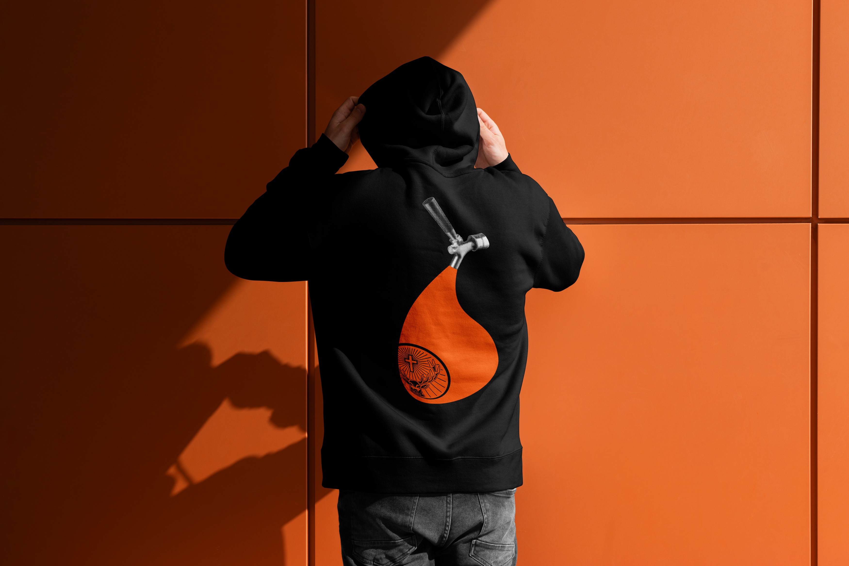 Branding-Anwendungen für die Jägermeister Wirtshaus Tour – Merchandise und Kommunikationsmittel mit wiedererkennbarem Design