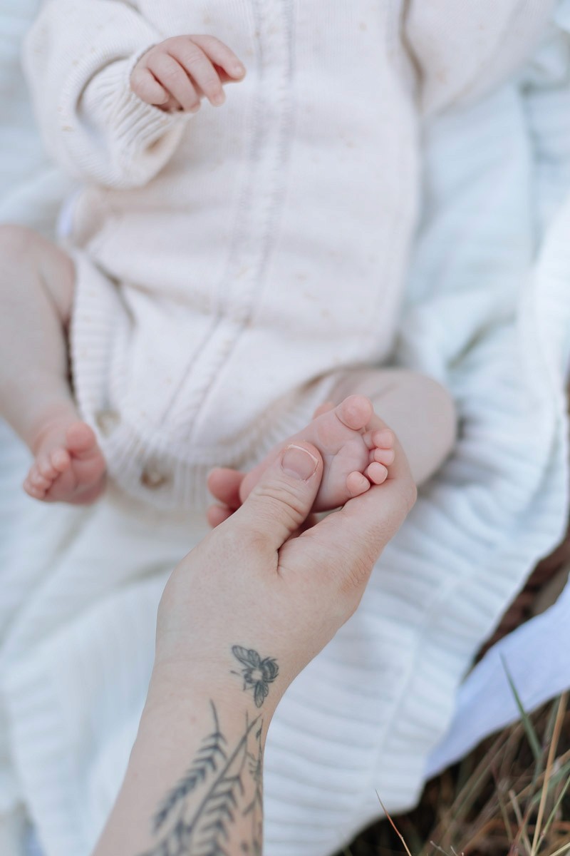 Newborn baby feet photographed in a newborn session in Mackay