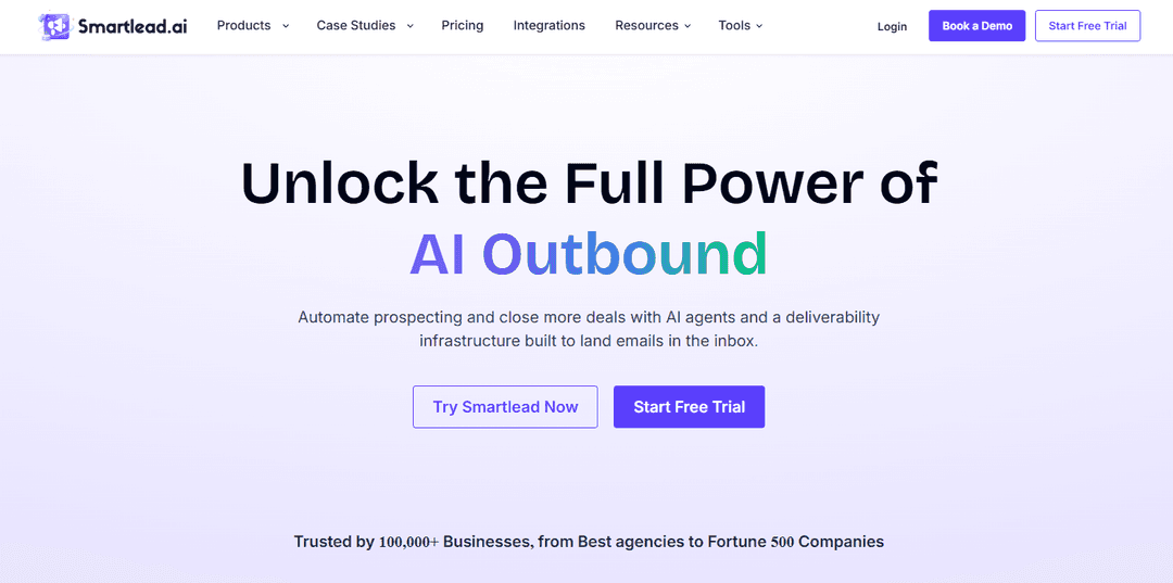 Smartlead homepage showing the unlimited mailbox cold email pitch
