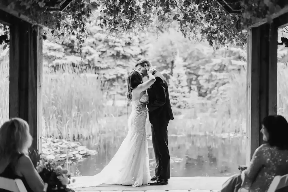 Bride and groom wedding photography in Brandon Manitoba – Trident Studios professional wedding photographer