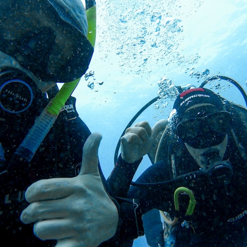 Fuerteventura:富特文图拉导游带领的水肺潜水 + 往返交通票