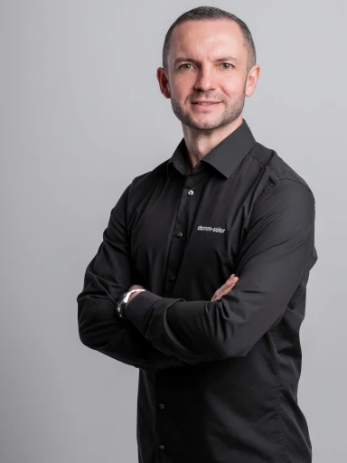 Juri Schreiner, Vertrieb