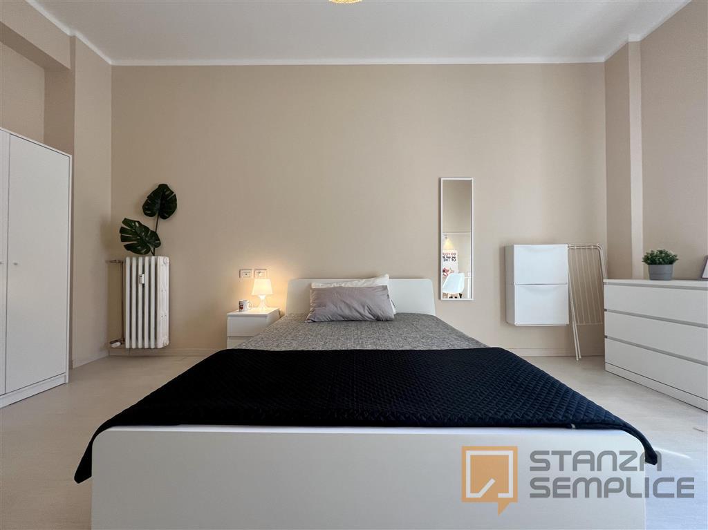 18 sqm room in Via Toscana, Bologna
