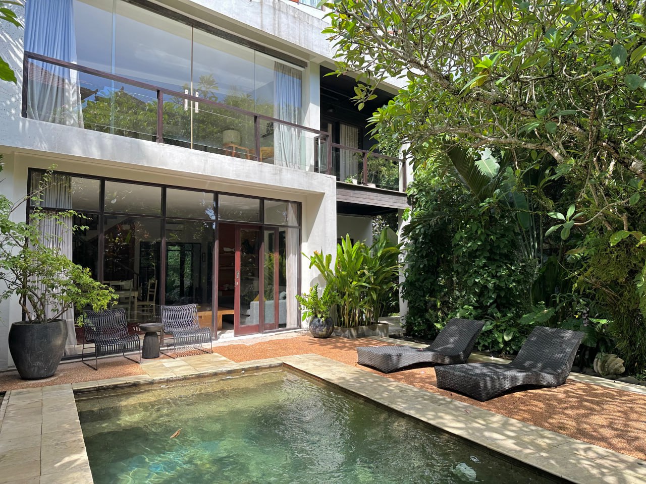 A freehold 3-bedroom villa with ocean views in Balian