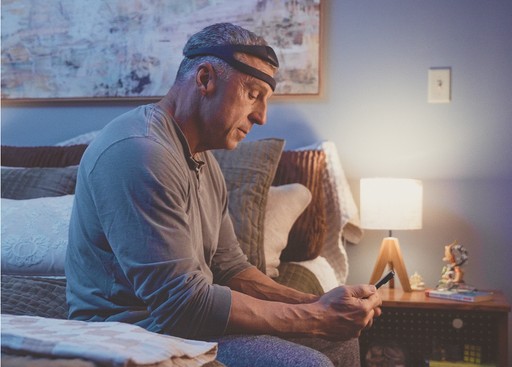 Patient using Dreem 3S headband