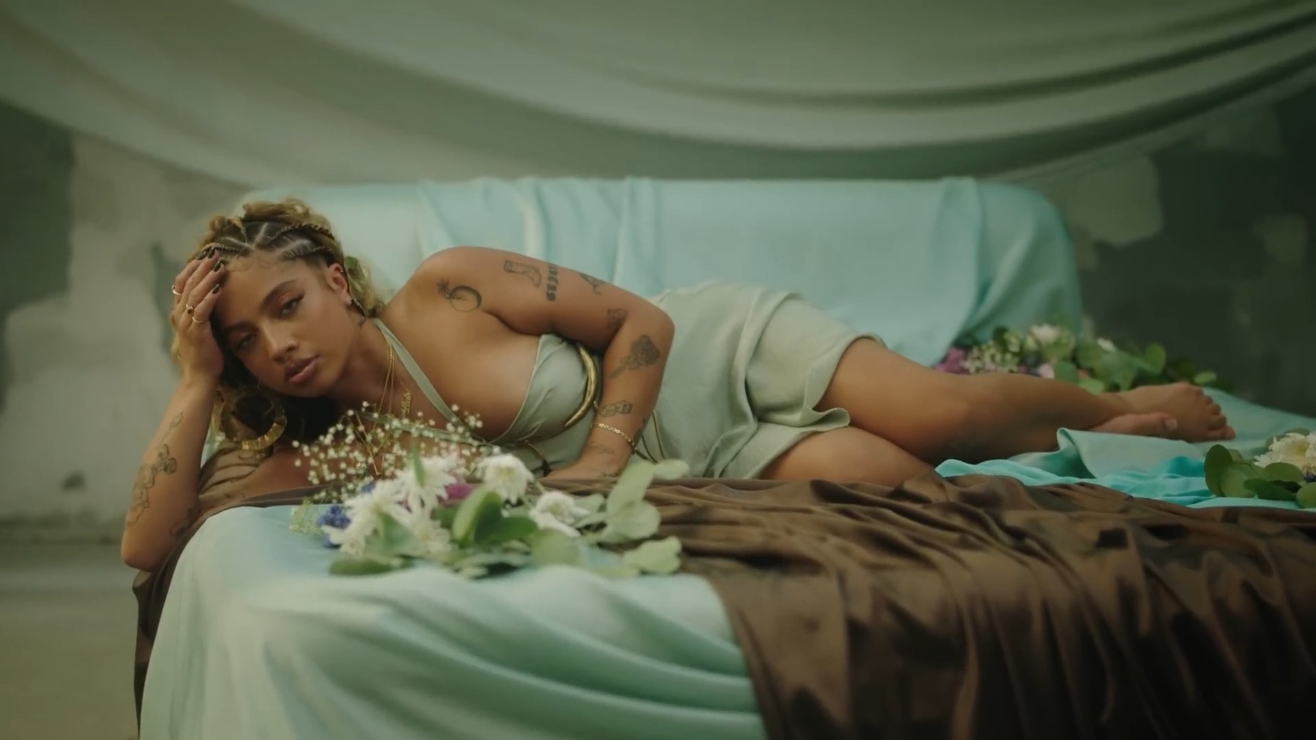 kiana lede irresponsible